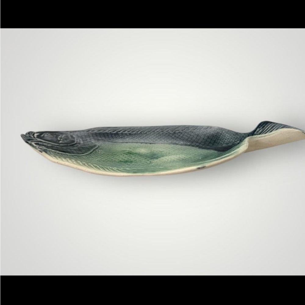 Signed Ann Elizabeth Studio Art Pottery Flounder Fish Platter Tray | 16½"×10" - Picture 6 of 6